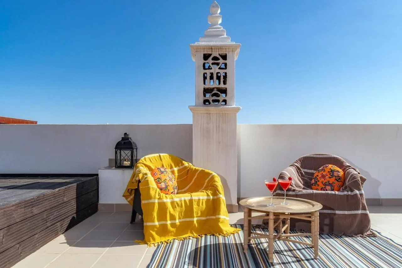 פארו Mercedes Country House