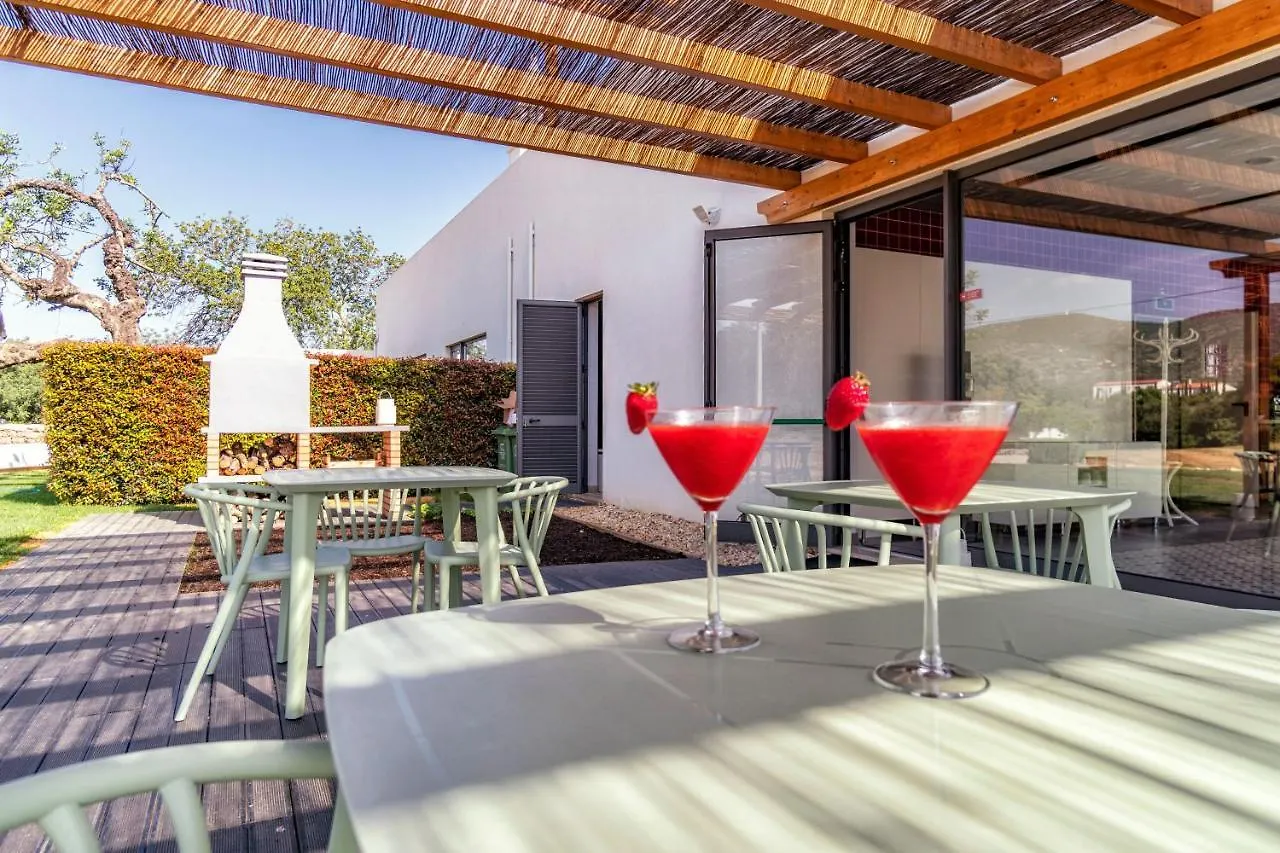 פארו Mercedes Country House